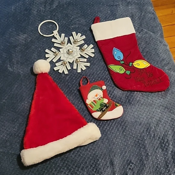 NEW SET OF 4 CHRISTMAS DECORATIONS - Picture 3 of 17